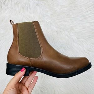 Weebo Taupe Bootie